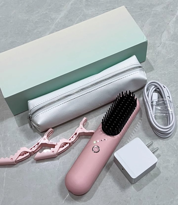 Perfect Christmas Gift: A Hair Straightening Brush